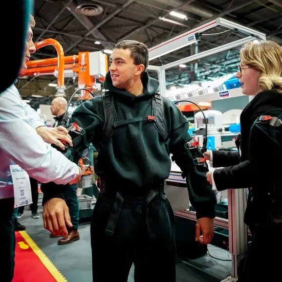 Inoxtag tests the Hapo FRONT exoskeleton