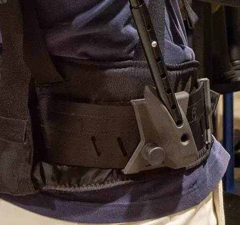 Détail de la ceinture et du système de réglage